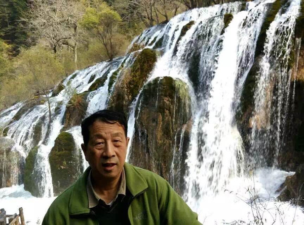 中国那么大,我想去看看!新疆退休老人自驾游全