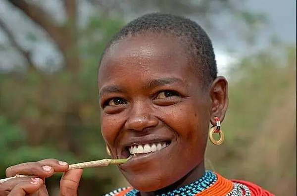 非洲人的牙齿会继续白下去吗?