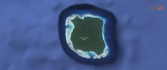 探险家探险安达曼群岛和偶尔的海难幸存者被困在敌对的北森蒂纳尔岛上