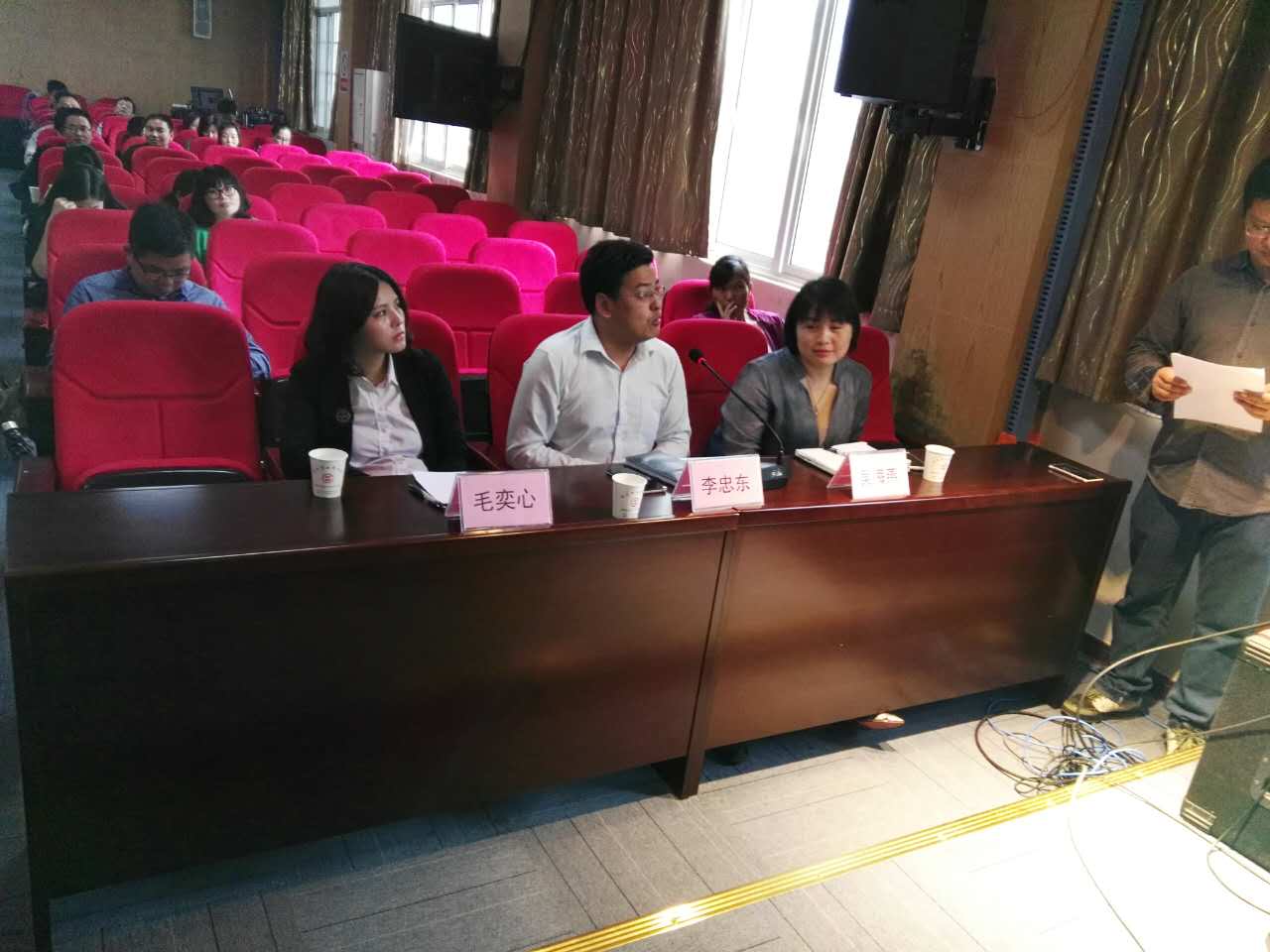 2016年武汉市中职学校创业教育研讨会新闻稿