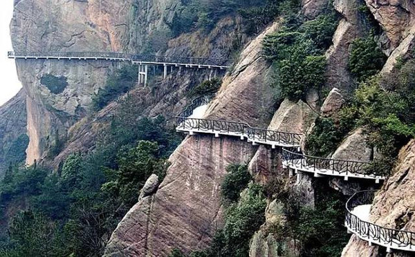 景区地址:岳阳市岳阳楼区 景点介绍:石牛寨