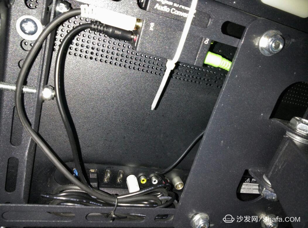 白色连接电视spdif孔,黑色转换器电源,也可以连接电视机的usb