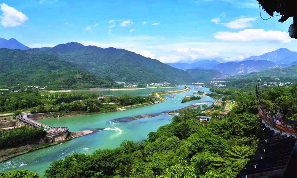 前4月 四川青城山一都江堰景区魅力大增迎客1