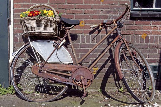 你的单车坏了是废铁,人家的是街头艺术!