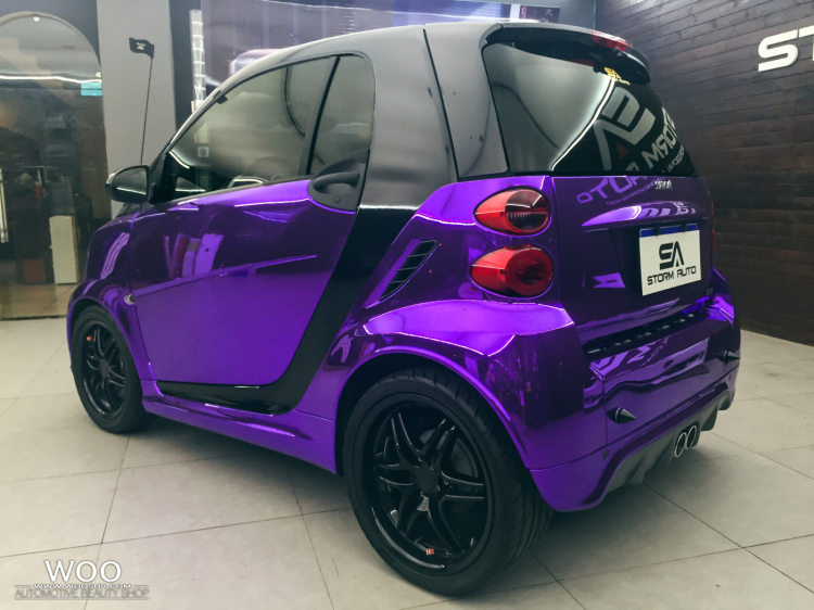 炫酷!奔驰smart车身改色贴膜镜面电镀紫(图)