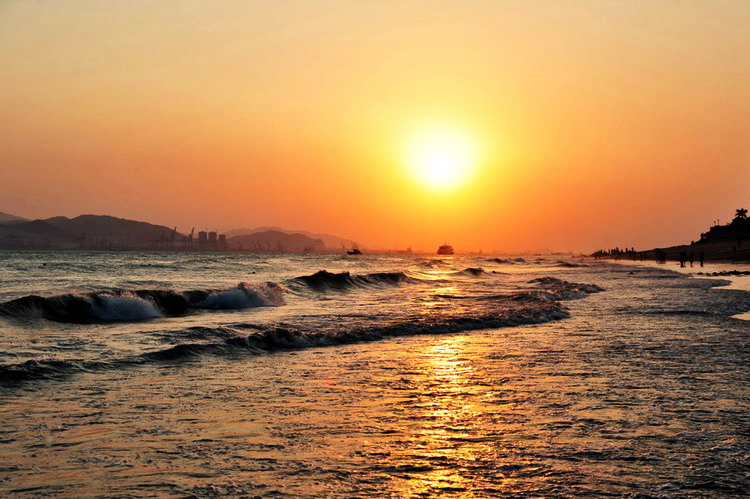 厦门珍珠湾,夏日夕阳下的醉美光影