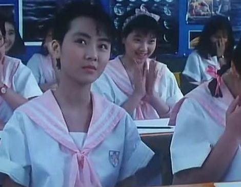罗美薇因1985年主演《开心鬼放暑假》走红,成为香港最早的少女偶像之