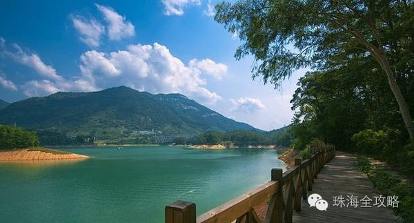 2 花都芙蓉嶂水库 花都芙蓉嶂风景区山湖林景的完美结合,被誉为"广州