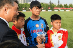 中国志丹少年足球队4:3战胜韩国少年足球队