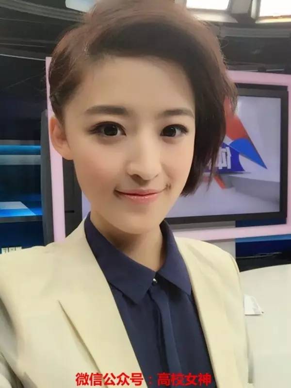 央视体育女主播杨茗茗,靓爆荧屏的她陪你看波!