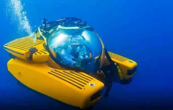 比水下飞机深度更深的私人潜水艇