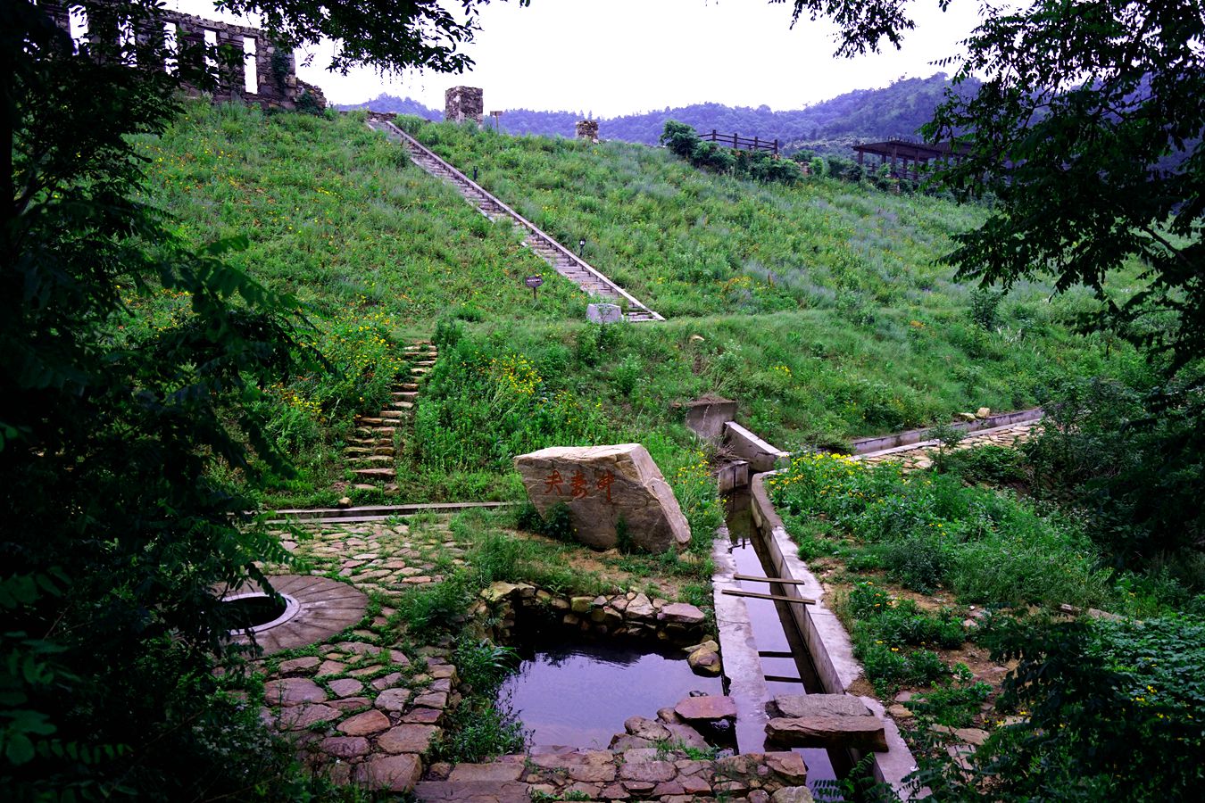 随州广水百年石屋世外桃源村