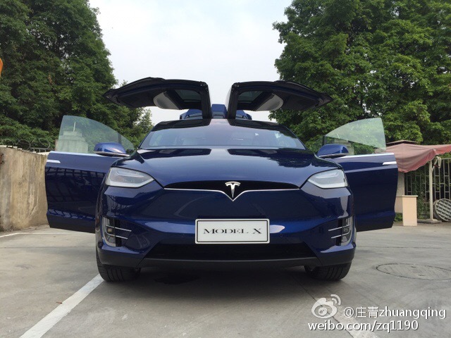 特斯拉首款SUV中国开售 车拍先睹