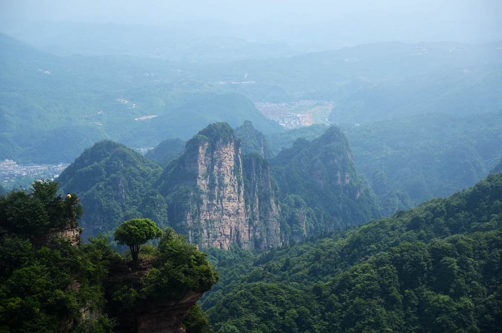 张家界宝峰山寺古追唐宋林秀隐神仙