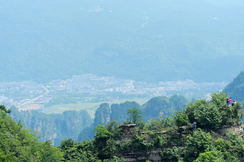 张家界宝峰山寺古追唐宋林秀隐神仙