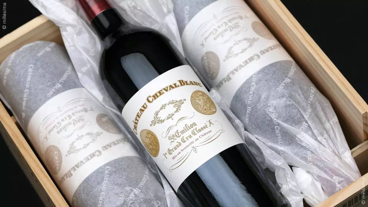 白马酒庄(chateau cheval blanc)吕萨吕斯酒堡,又称滴金酒庄.