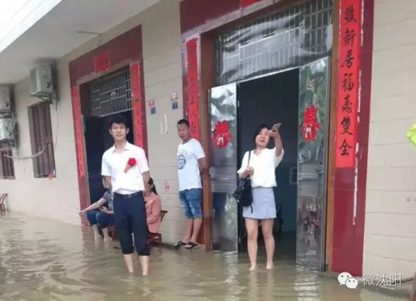 6月2日,湖北咸宁,崇阳县港口乡洞泉村人王章涛和游家村人汪欢欢办了一