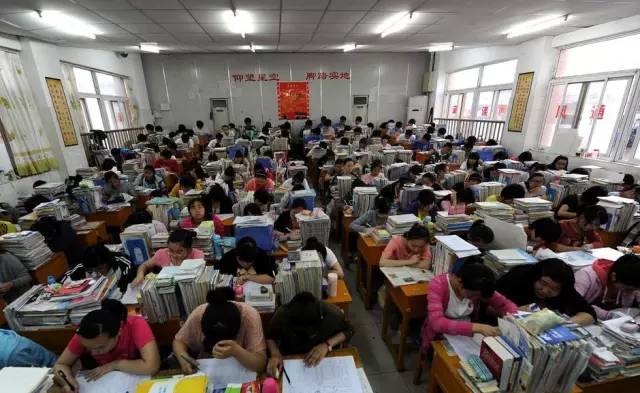 中国高考场景，吓坏的是全世界!看完后心震