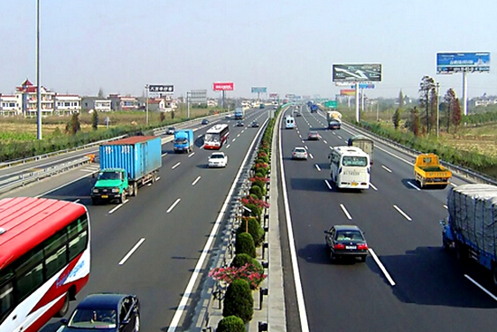 端午陕西省高速公路不免费 周边游路段车流量