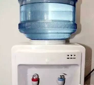 桶装水放置几天细菌就超标?祸首或是热水器本身