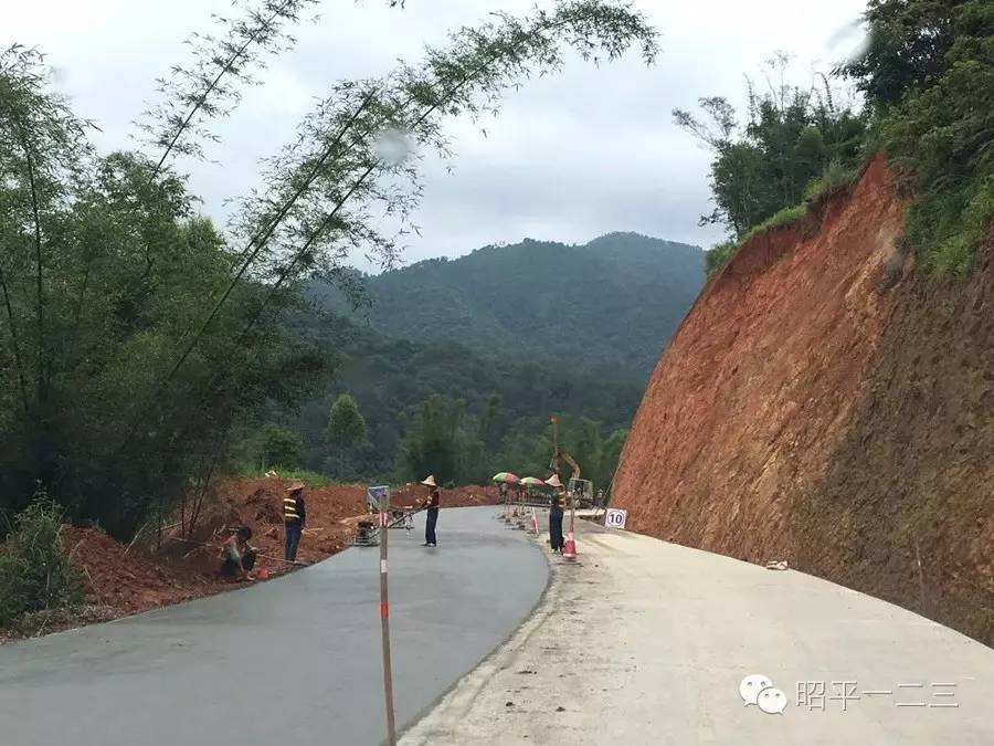 昭平富裕至马江二级公路建设,快工期进度!