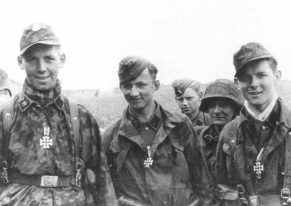 希特勒青年团:德意志的朝阳为何成为纳粹的帮