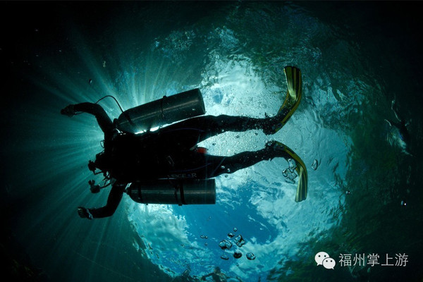 洞穴潜水丨又多了一个不要命的玩法!