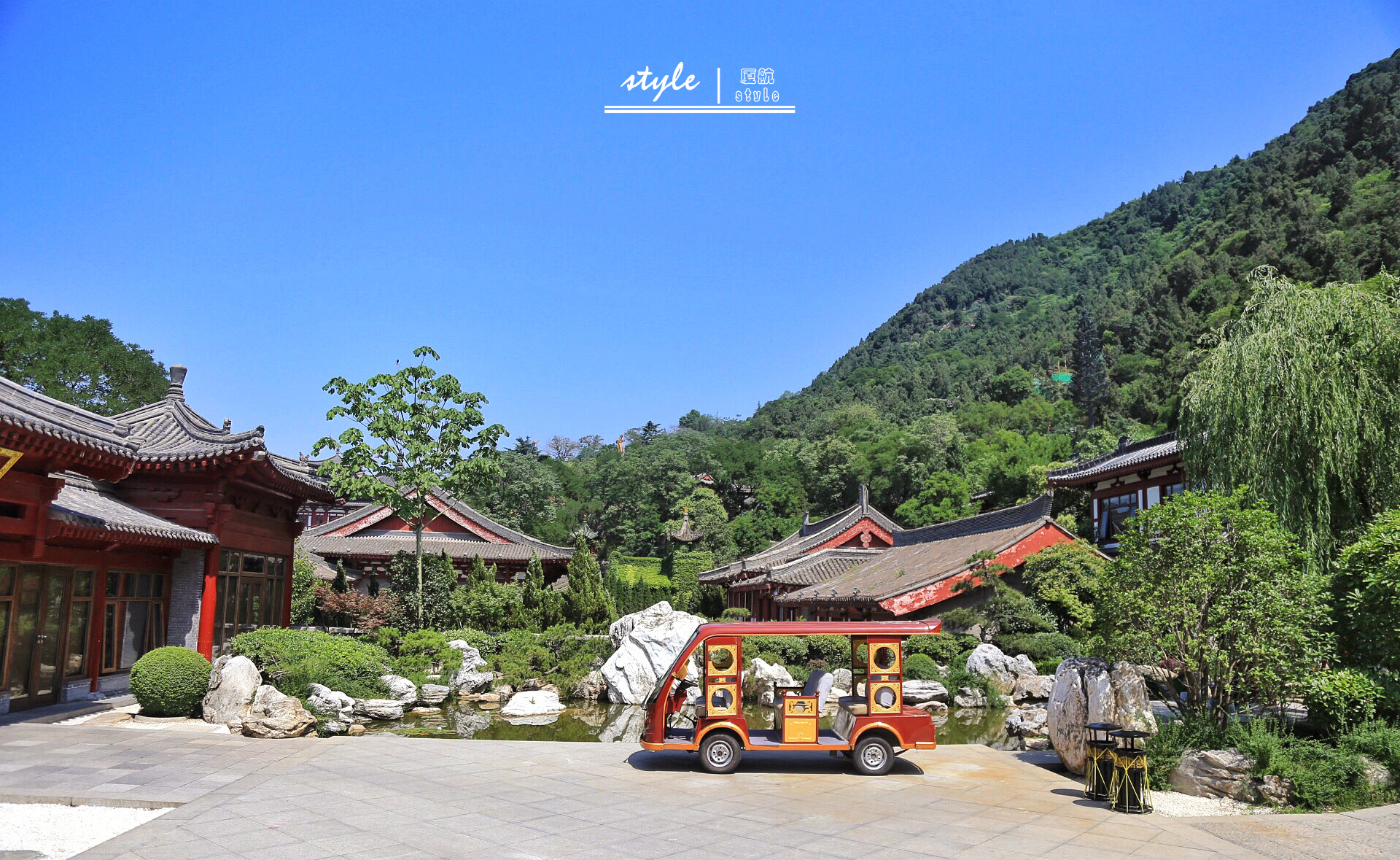 背后的骊山,入住酒店就可以免费游骊山哟,索道门票要自己买,往返60.