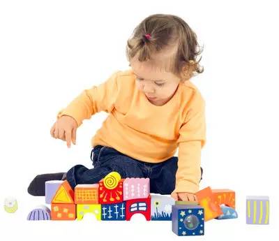 儿童玩具多种多样,如何选择合适的玩具陪伴宝