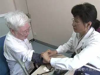 拼命三娘把中国社区全科医生推向世界--记复