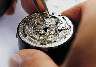 南京朗格手表多久保养维修一次