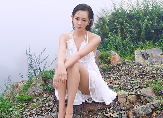海陆,中国内地女演员,凭借着《新还珠格格》中的夏紫薇一角而受到关注