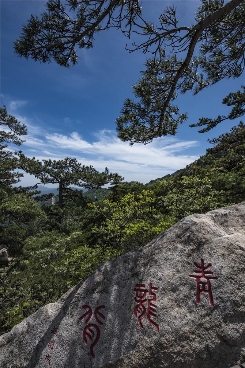 旅游 正文  自古都说泰山天下雄,华山天下险 黄山天下奇,峨眉天下秀