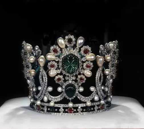 【珠宝知识】 奢侈至极,各国皇室王冠大解析