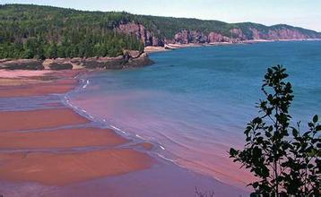 世界上涨潮退潮差最大的海湾是 芬地湾