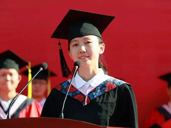 2、当年扬州大学毕业证书图片：扬州大学广陵学院与扬州大学分开，毕业证书是自己的吗？
