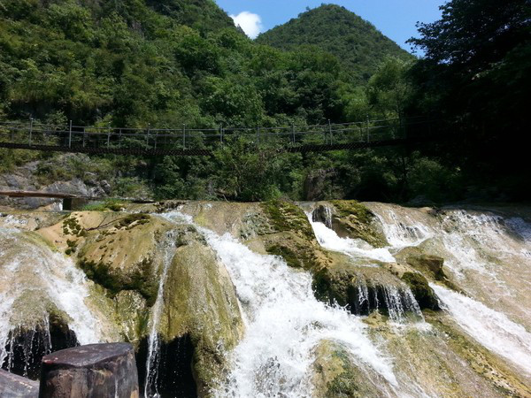 夏天纳凉好去处,郧县虎啸滩