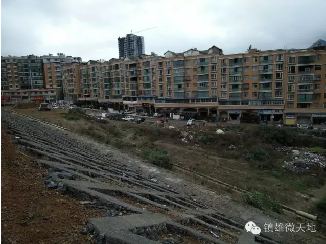 镇雄县南台街道办事处总人口_夜晚街道图片