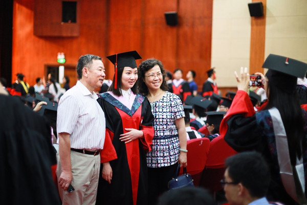 综合  同样,我说2016年在华东师大历史上的特殊意义,很可能在于你们