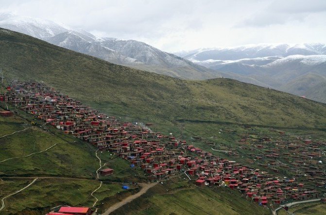 世界上最后一片净土—色达喇荣五明佛学院