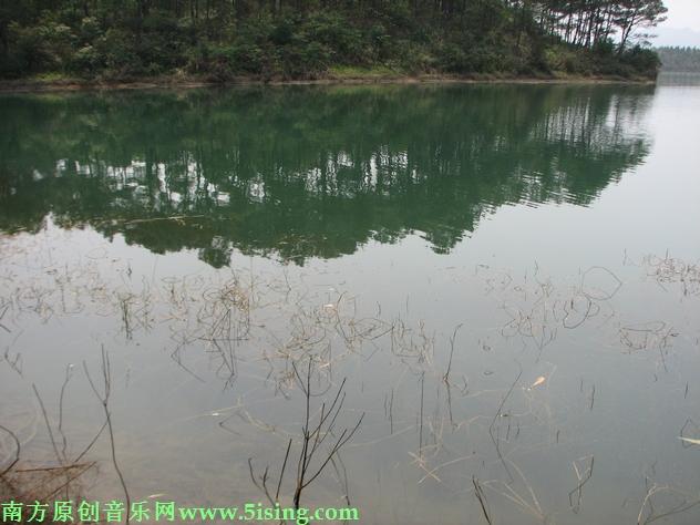 春游湖光山色的南宁屯六水库