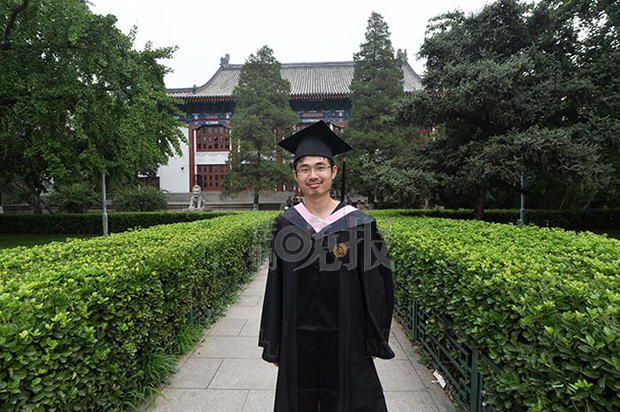 专业已6代单传》为题,对安永睿及其"网红"学姐薛逸凡进行了深入采访