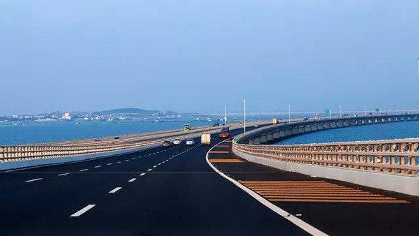 胶州湾美景 胶州湾大桥 跨海而建,桥通两岸 大桥横跨青岛胶州