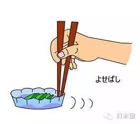 日本人吃饭时最无法忍受这9种筷子用法