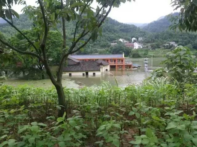 太湖县寺前镇中河村罗溪地藏禅寺是座明朝古寺,以前因为各种原因损毁