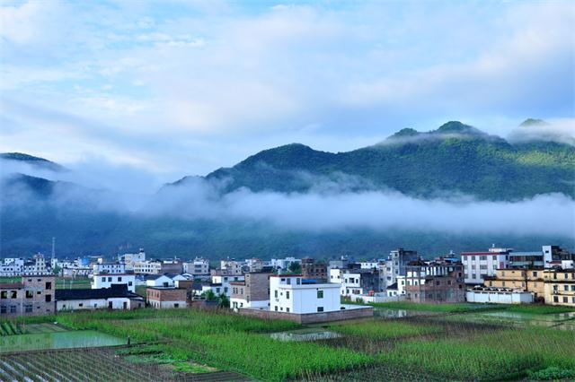 农村转移人口_农村人口流失图片