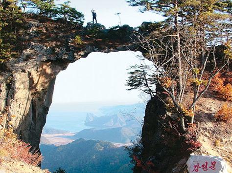 朝鲜旅游|欣赏朝鲜七宝山的奇岩怪石