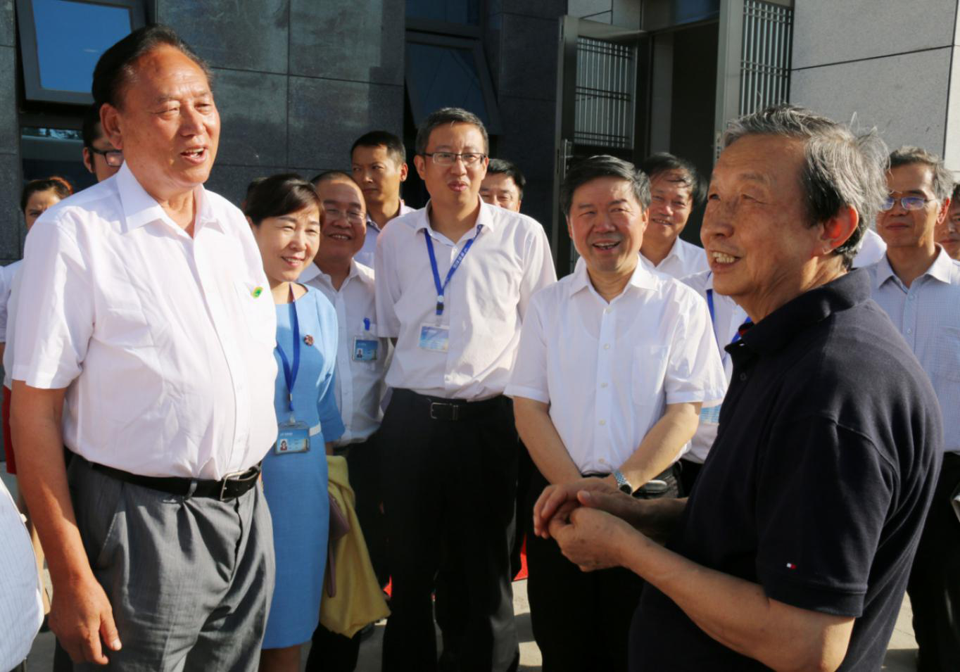 常务副总裁王益民,营销副总裁薛人珲,总裁助理赵骅,张玉洁,陕西步长总