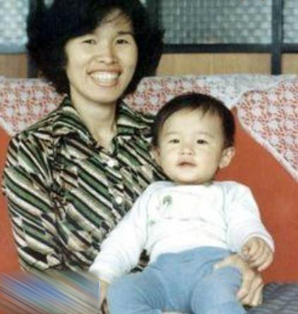 2006年,周杰伦还以母亲"叶惠美"的名字作为自己的第四张专辑名称.
