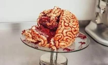 腐乳蛋糕,咸鱼蛋糕,脑浆蛋糕,已经没有人能阻止蛋糕师的脑洞了